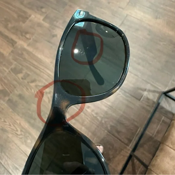 Ray Ban New Wayfarer Classic Polarized w/ Case - Picture 7 of 9